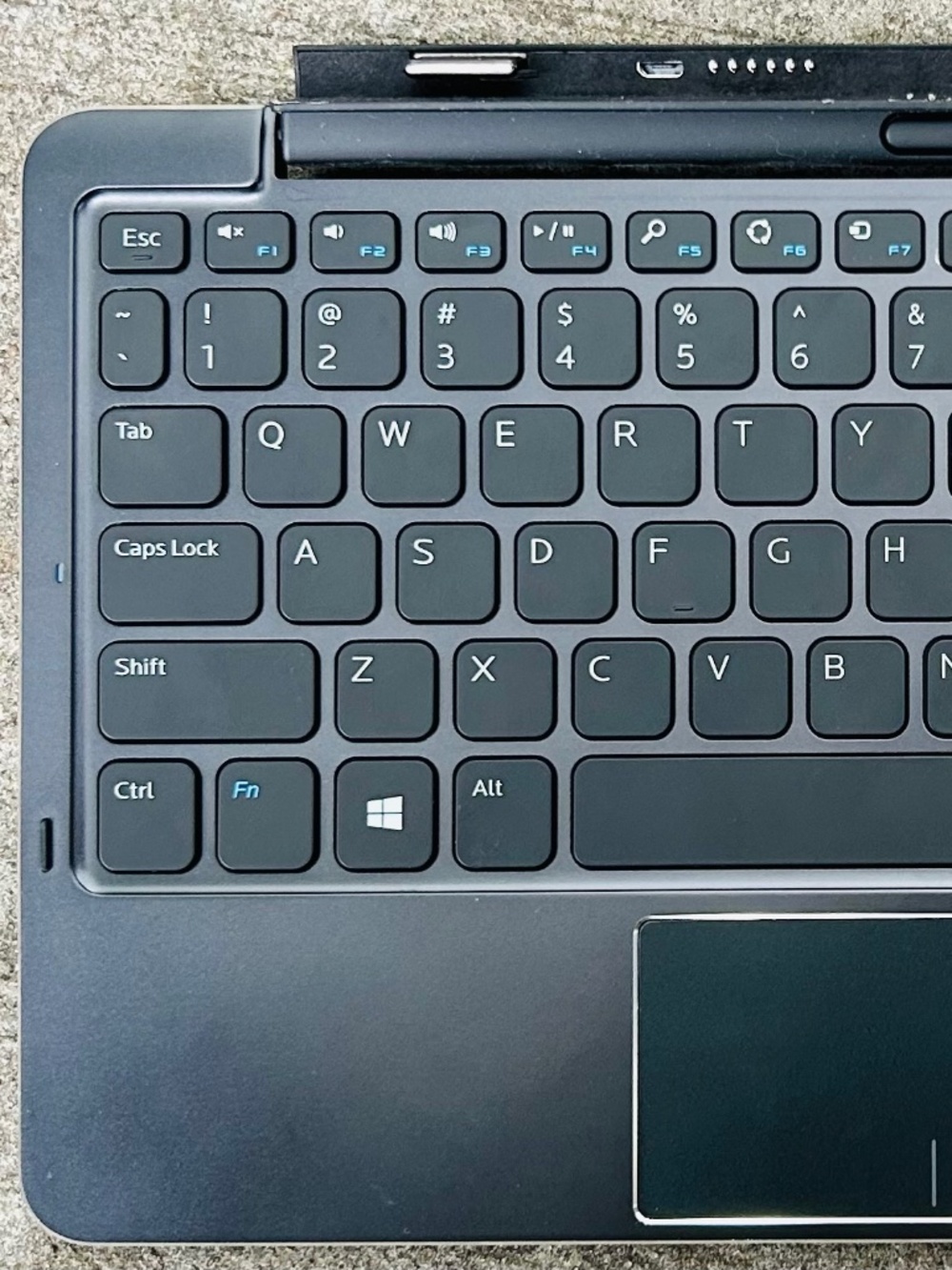 Dell Venue 11 Pro Mobile Keyboard Dock K12A 0D1R74 with Battery